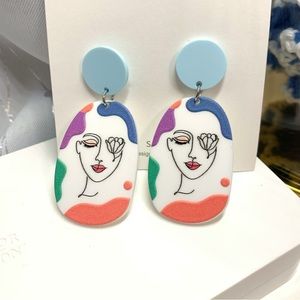 Abstract design earrings
